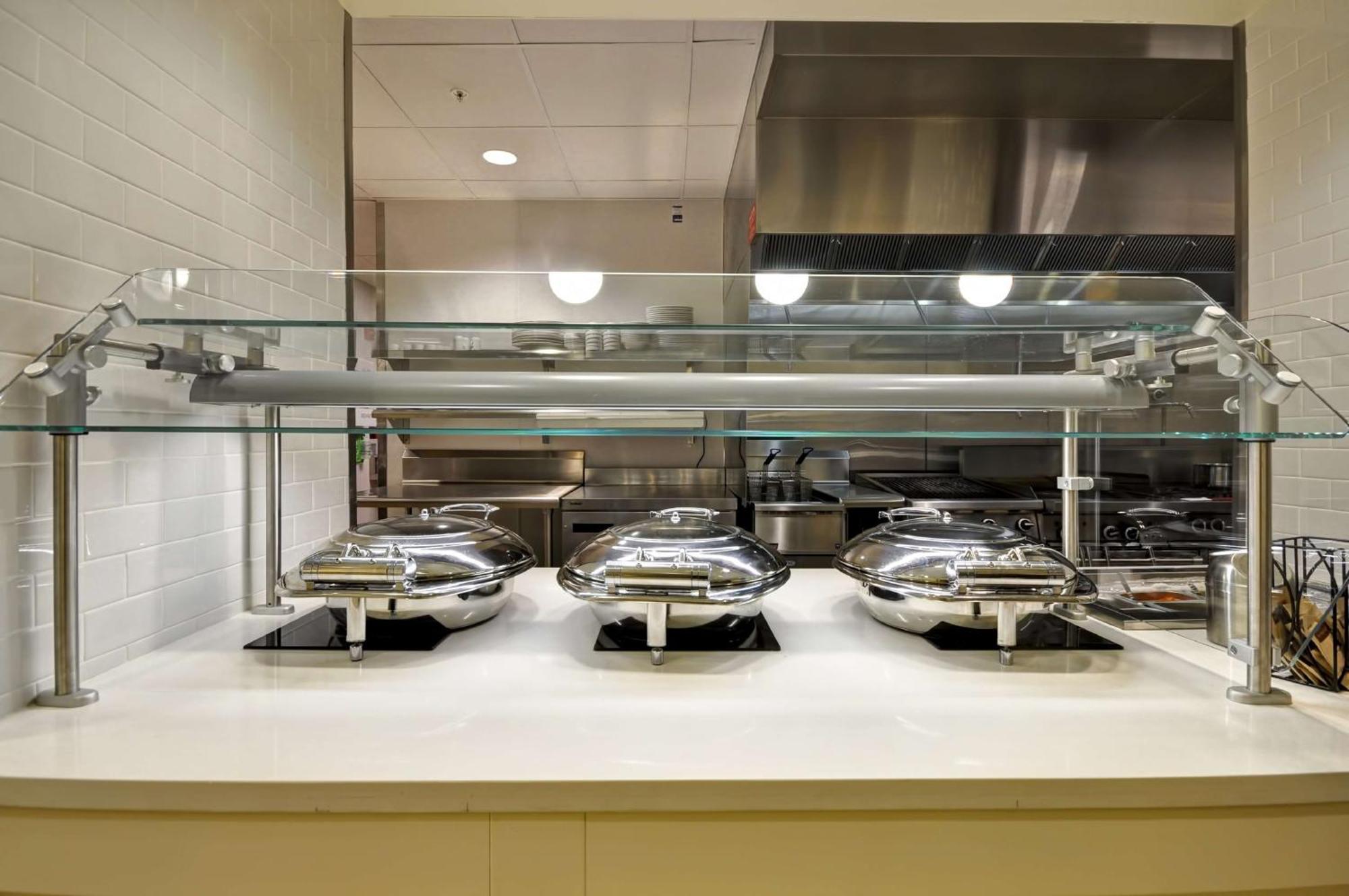 Hilton Garden Inn Detroit Трой Экстерьер фото