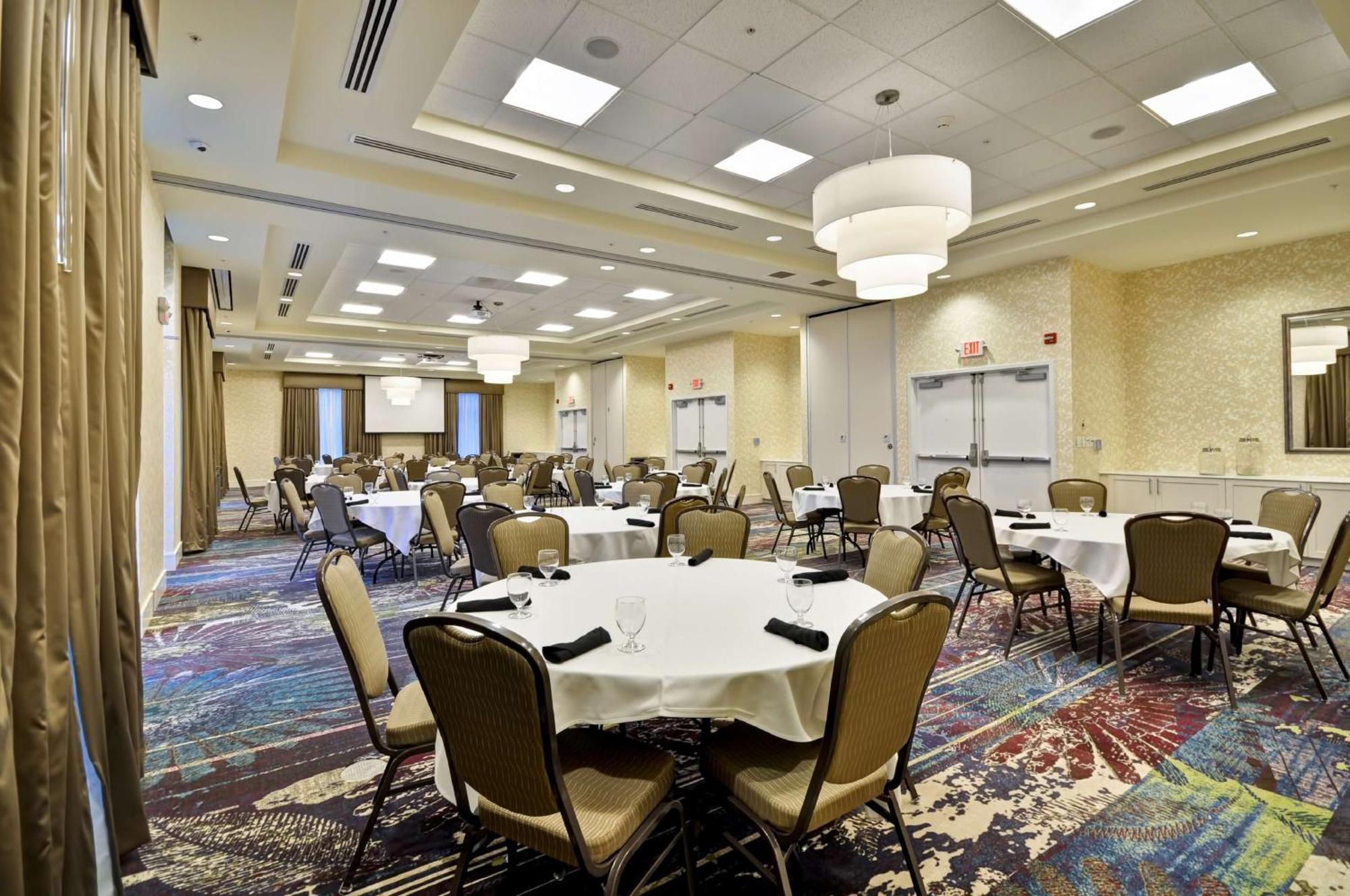 Hilton Garden Inn Detroit Трой Экстерьер фото